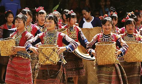 Mandaya Tribe of the Philippines: History, Culture and Arts, .